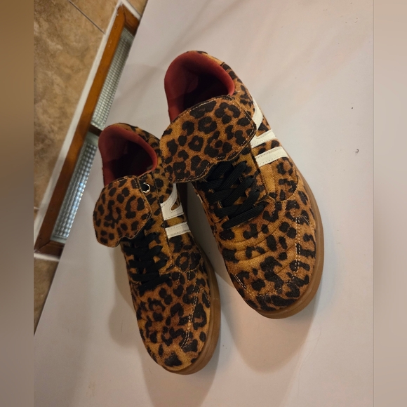 Steve Madden Leopard/Burgundy Madrid Printed Women's Sneakers - Size 8M - Picture 7 of 9